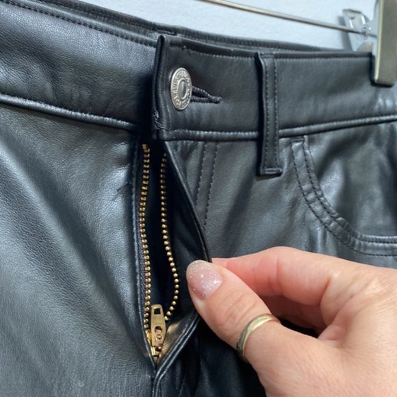 ❗️SOLD❗️Levi’s Faux Leather 720 High Rise Super Skinny Ankle Size 26 - Picture 12 of 13